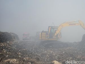 Tanggulangi Kebakaran TPA Mandung, Sejumlah Kolam Dibangun Tanggulangi Kebakaran TPA Mandung, Sejumlah Kolam Dibangun