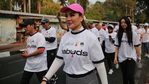 Ratusan Orang Ikuti Jalan Sehat di Jakarta