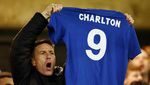 Foto: Tribute untuk Sir Bobby Charlton