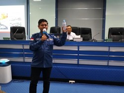 Unhas Makassar Sosialisasi Sistem Kerja Bank Sampah ke Petugas Kebersihan