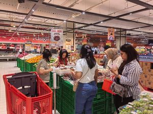 Transmart Full Day Sale Tinggal 3 Jam, Buah-buahan Segar Diserbu Pengunjung!
