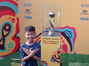 Trofi Piala Dunia U-17 Disambut Meriah di Bandung