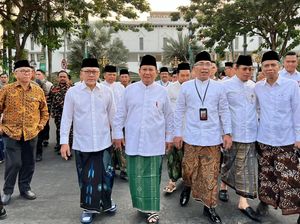 Zulhas & Sejumlah Tokoh Nasional Dampingi Jokowi di Apel Santri Surabaya
