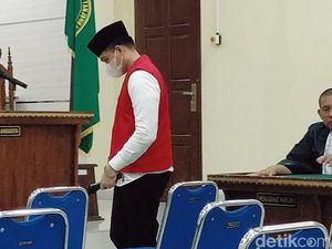 AKP Andri Gustami Hubungi Jaringan Fredy Pratama Pakai HP Sitaan Kurir AKP Andri Gustami Hubungi Jaringan Fredy Pratama Pakai HP Sitaan Kurir