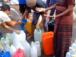 Hore! Sumur Bor Kapolri-Ketum Bhayangkari di Palue NTT Keluarkan Air Bersih