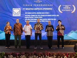 Brantas Abipraya Borong 3 Penghargaan di Ajang Top Human Capital Award