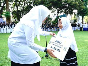 Bupati Ipuk Ajak Santri Jihad Lawan Perundungan di Lingkungan Pendidikan