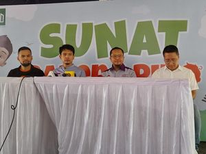 Saat Dimas Seto, Arie Untung, dan Teuku Wisnu Fasilitasi Anak-anak untuk Sunat Gratis Saat Dimas Seto, Arie Untung, dan Teuku Wisnu Fasilitasi Anak-anak untuk Sunat Gratis