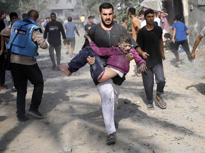 Tangis Anak-anak Korban Serangan Israel di Gaza