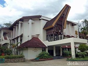 2.000 Tenaga Honorer Toraja Utara Menjerit 6 Bulan Belum Gajian 2.000 Tenaga Honorer Toraja Utara Menjerit 6 Bulan Belum Gajian