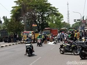 Kecelakaan Truk Vs Motor di Transyogi Cileungsi, Seorang Wanita Tewas