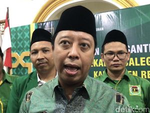 Rommy Sebut Prabowo 7 Kali Lamar Gibran dan Sempat Tak Direstui Ortu Rommy Sebut Prabowo 7 Kali Lamar Gibran dan Sempat Tak Direstui Ortu