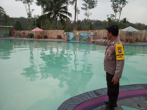 Lepas Pengawasan Ortu, Bocah 6 Tahun Tewas Tenggelam di Kolam Renang Jember Lepas Pengawasan Ortu, Bocah 6 Tahun Tewas Tenggelam di Kolam Renang Jember
