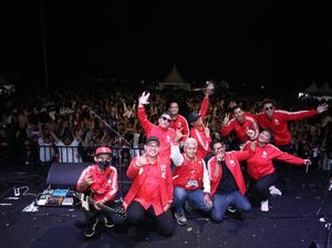Kuburan Band-Souljah Ramaikan Pesta Rakyat Ganjar di Cianjur Kuburan Band-Souljah Ramaikan Pesta Rakyat Ganjar di Cianjur
