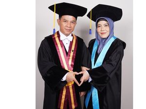 So Sweet! Suami-Istri Dikukuhkan Jadi Guru Besar Unsoed