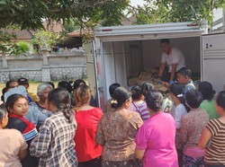 Warga Serbu Pasar Murah Jembrana, 15 Menit Sudah Ludes