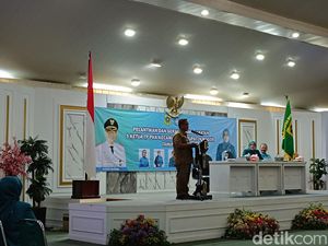 Pemkab Bogor Sentil Istri Camat Campuri Urusan Dinas Suami: Jangan Offside Pemkab Bogor Sentil Istri Camat Campuri Urusan Dinas Suami: Jangan Offside