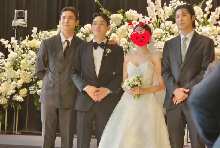 Pernikahan Chen EXO dan Istri
