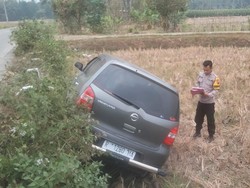 Terungkap! Ini Pemilik Mobil Misterius Terperosok Sawah di Purbalingga