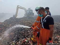 Dinilai Efektif Kurangi Titik Api, Tim Darurat Tambah Kubangan di TPA Mandung