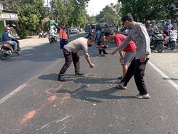 Kakek 84 Tahun di Jombang Tewas Terlindas Truk Usai Senggolan dengan Motor