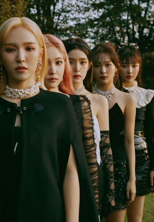 Potret Red Velvet dengan konsep Velvet untuk lagu Psycho/Foto: redvelvet.fandom.com Foto red velvet