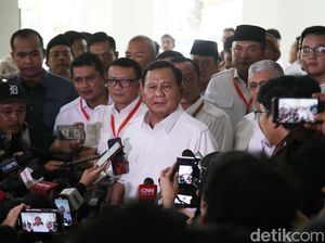 MK Tolak Gugatan Batas Usia Maksimal Capres 70 Tahun, Ini Kata Prabowo MK Tolak Gugatan Batas Usia Maksimal Capres 70 Tahun, Ini Kata Prabowo