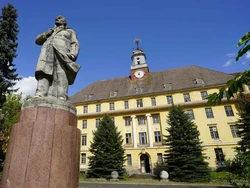 Bangunan Terbengkalai Eks Nazi Jadi Tempat Mabuk-mabukan