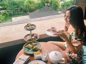 Liburan di Bali, Syifa Hadju Nikmati Tea Time dan Hangout di Beach Club Liburan di Bali, Syifa Hadju Nikmati Tea Time dan Hangout di Beach Club
