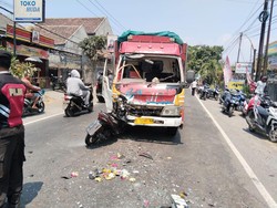 Tragis, Ayah-Anak Tewas dalam Kecelakaan Maut Truk Vs Motor di Buleleng
