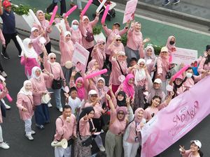 Wardah Bagikan 5000 Lip Cream Pink di Kampanye Sadar Kanker Payudara