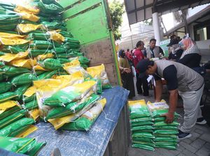 Bos Bulog Bebaskan Toko Beras Beli SPHP Lebih dari 2 Ton Bos Bulog Bebaskan Toko Beras Beli SPHP Lebih dari 2 Ton