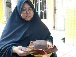 Kisah Yani Tekuni Usaha Terasi Cirebon Warisan Keluarga