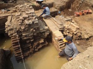Ekskavasi Situs Kerajaan Kediri-Majapahit di Proyek Bandara Kediri Ekskavasi Situs Kerajaan Kediri-Majapahit di Proyek Bandara Kediri