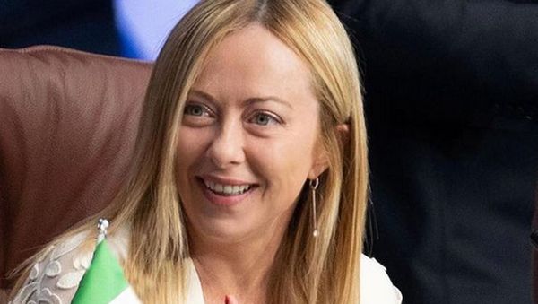 Foto PM Italia yang Putusin Pacarnya karena Ajak Wanita Lain Threesome