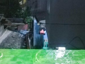 Hujan Guyur Kawasan Mampang Prapatan Jaksel Malam Ini