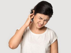 Belakang Telinga Tiba-tiba Sakit dan Isi Benjolan, Pertanda Apa? Belakang Telinga Tiba-tiba Sakit dan Isi Benjolan, Pertanda Apa?