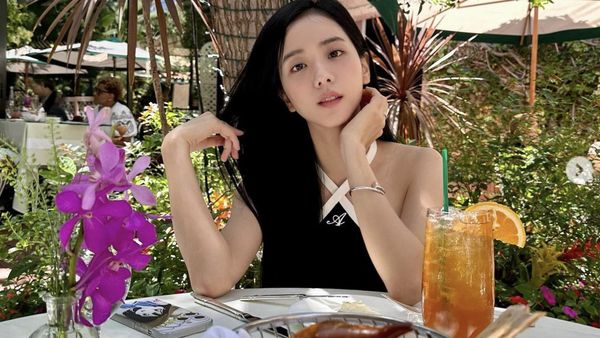 Jisoo BLACKPINK Makan Enak di Paris hingga Los Angeles, Intip Momennya!
