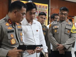 Polisi Gerebek Rumah Produksi Senpi Rakitan di Manokwari, 6 Orang Ditangkap