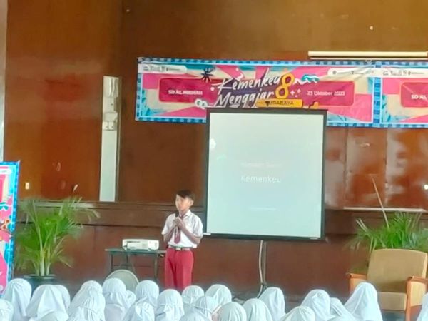 Potret Siswa SD Al Hikmah Belajar Keuangan Negara dari Kemenkeu Mengajar