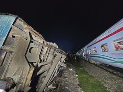 Tabrakan Maut 2 Kereta di Bangladesh, Ini 4 Hal yang Diketahui