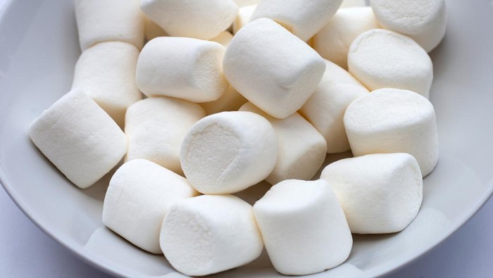 Kopi racikan kopi dan marshmallow masakan babi