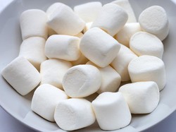 Daftar Produk Marshmallow Mengandung Babi tapi Bersertifikat Halal