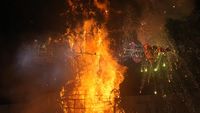 Melihat Pembakaran Patung Rahwana di Festival Dussehra India