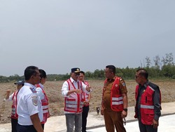 Menhub Cek Kondisi Bandara Mentawai Jelang Diresmikan Jokowi Besok