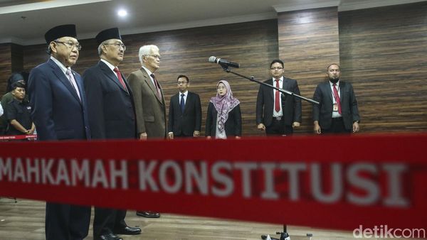 Momen Anwar Usman Lantik Tiga Anggota MKMK