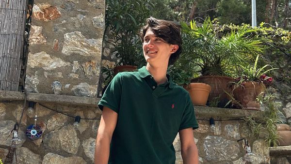 7 Potret Nikolai, Cucu Ratu Denmark Tanpa Gelar Pangeran yang Jadi Model