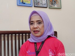 Kisah Perjuangan Nunung Bertahun-tahun Melawan Kanker Payudara