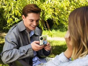 OPPO Find N3 Flip: Desain Elegan & Ketahanan hingga 600.000 Lipatan