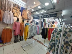 Dilema Pedagang Tanah Abang, Naikkan Harga Takut Ditinggal Pelanggan